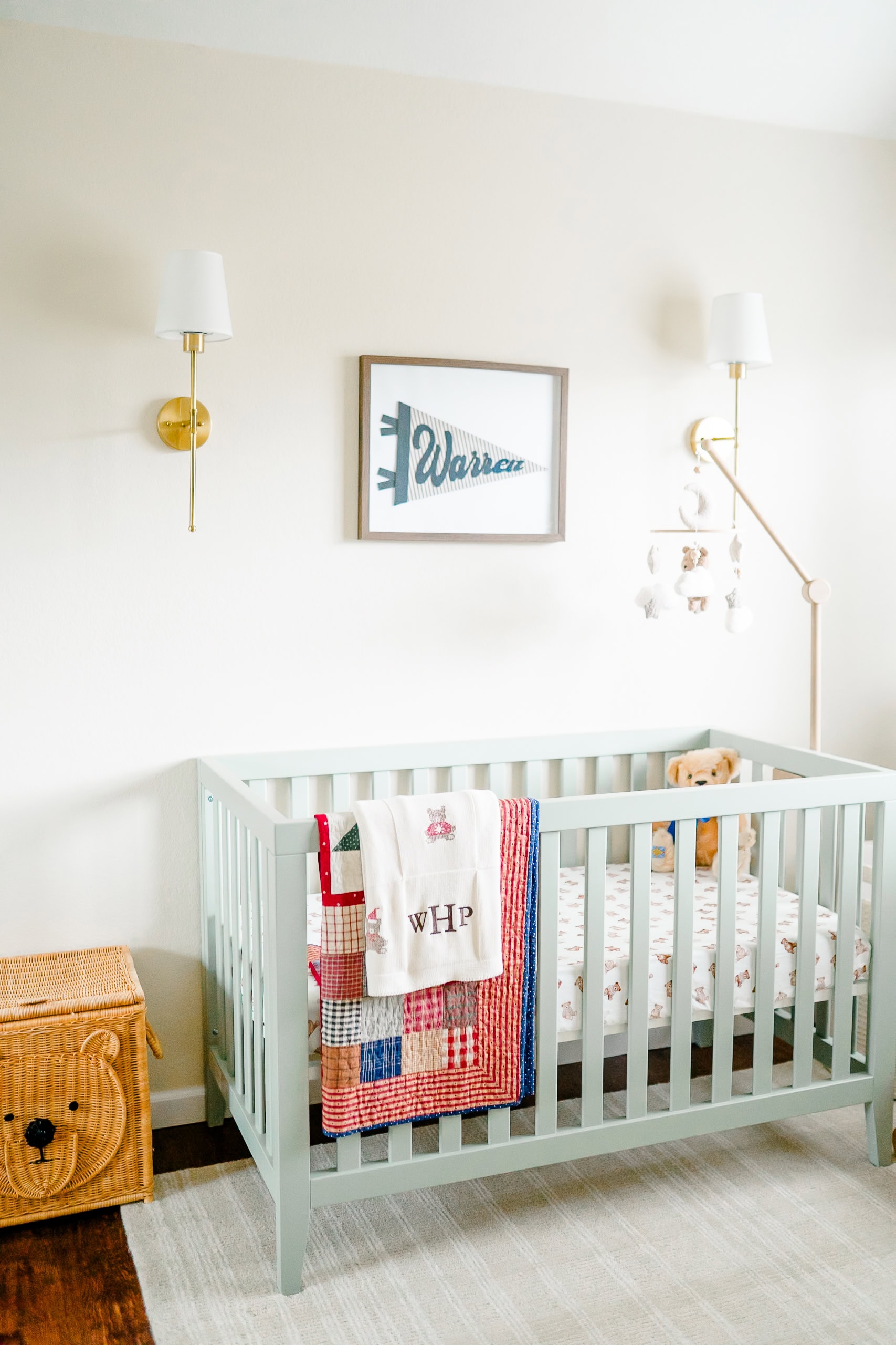 Relaxed in-home newborn photography session in Dublin California